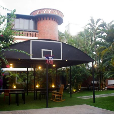Brick Castle Hotell Chennai Eksteriør bilde