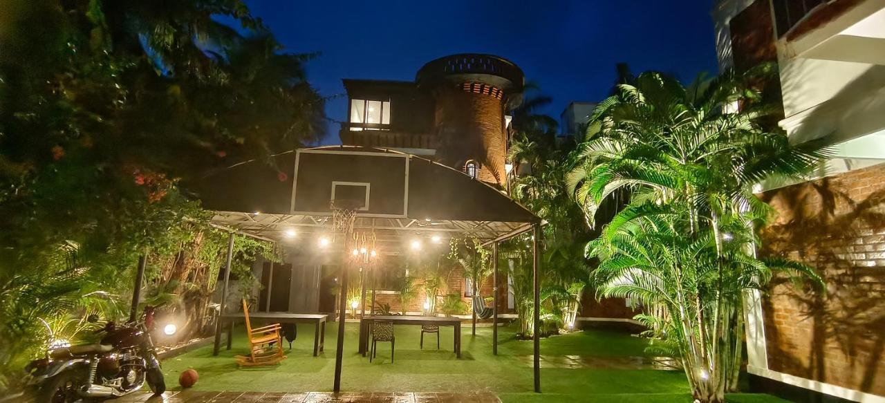 Brick Castle Hotell Chennai Eksteriør bilde