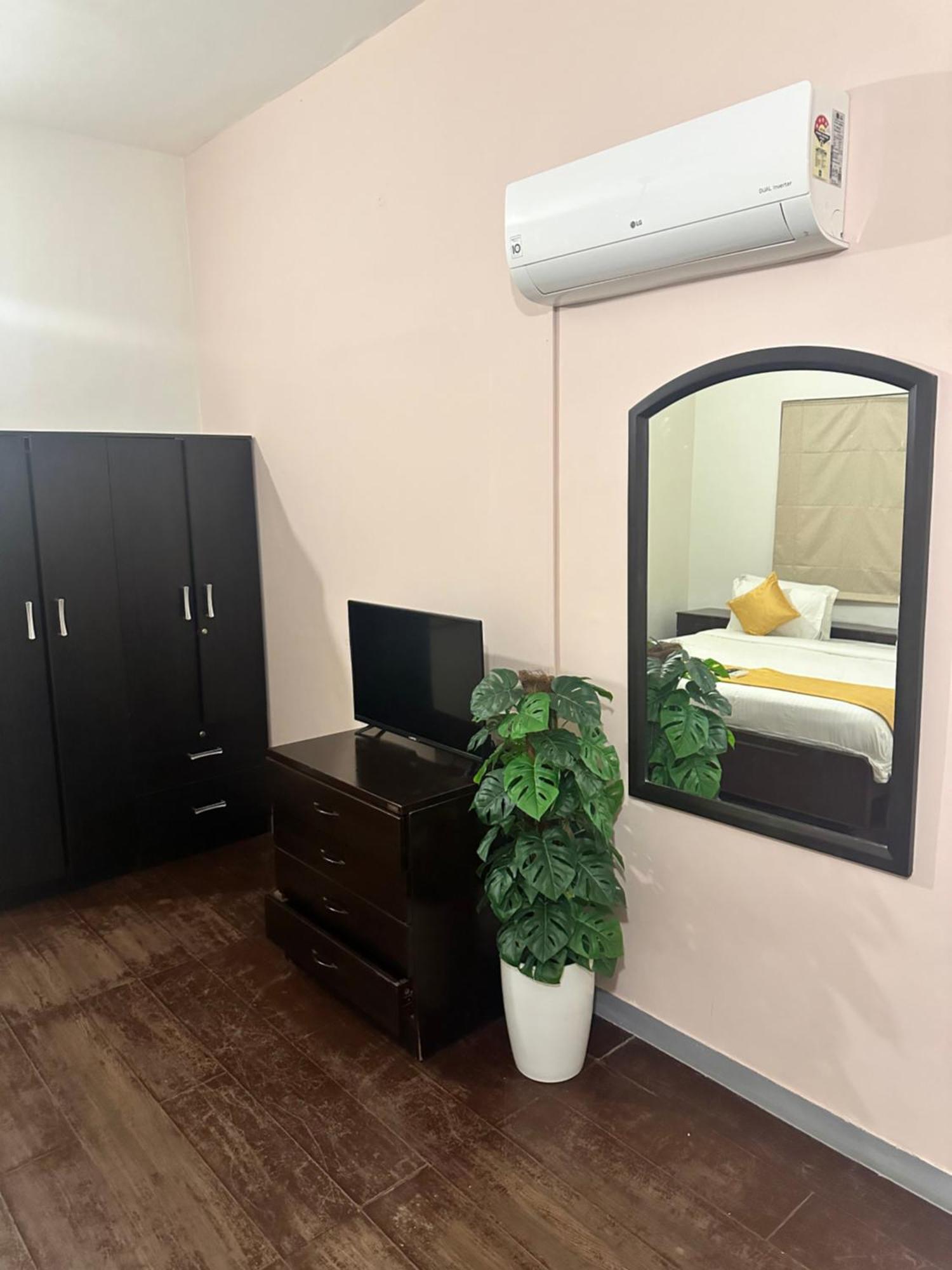 Brick Castle Hotell Chennai Eksteriør bilde