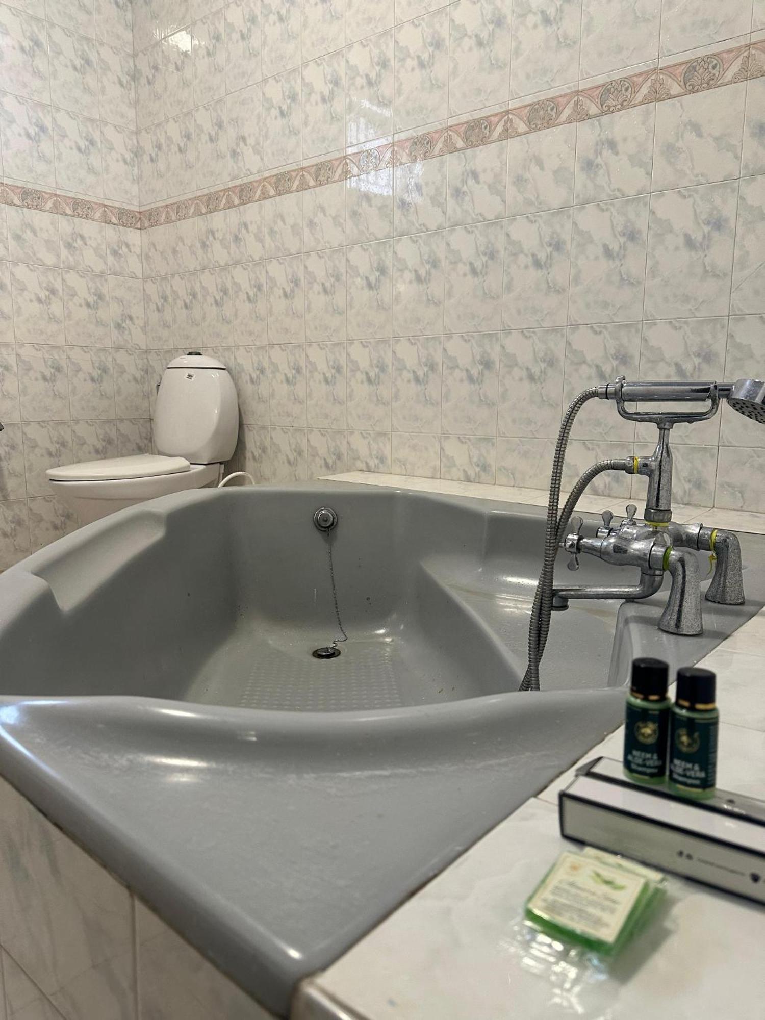 Brick Castle Hotell Chennai Eksteriør bilde